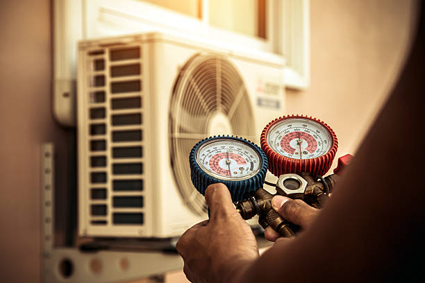Professional Hvac Installation technician working in Vandiver, AL